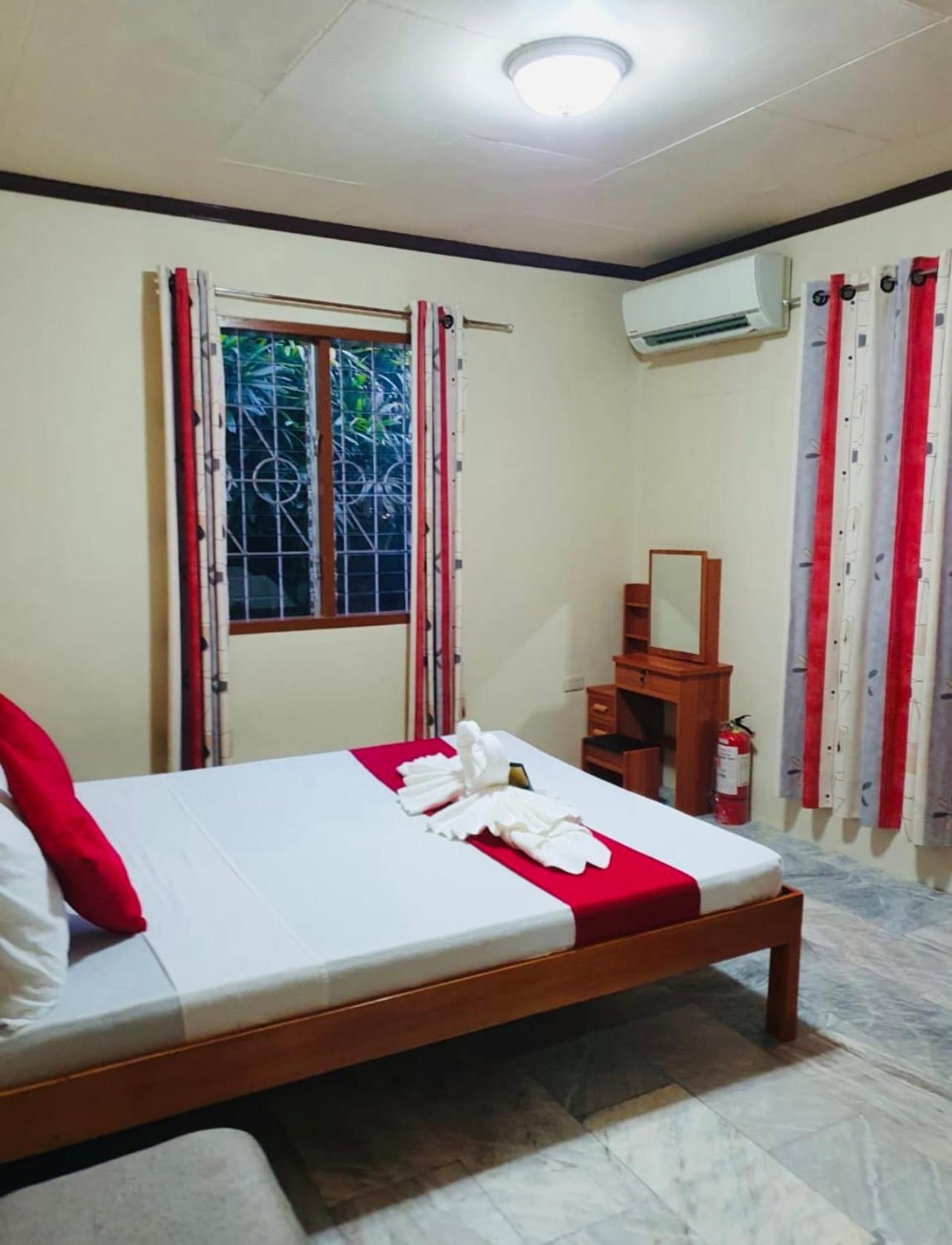 Dreamcatcher Hostel Moalboal Esterno foto